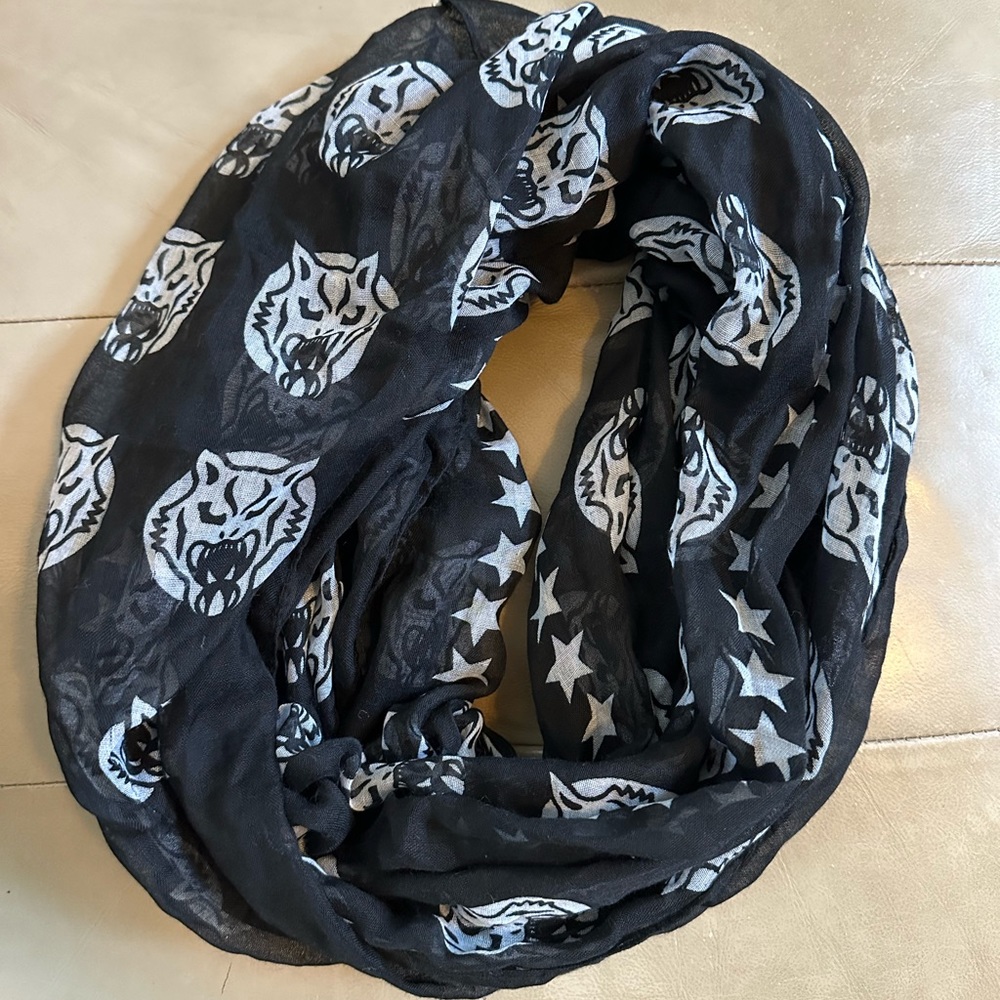 Tiger infinity scarf